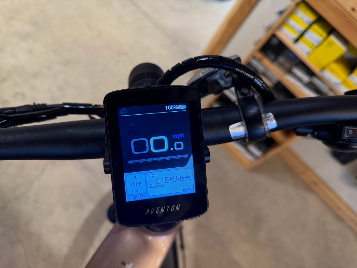 Pre-Owned Large Aventon Level 3 Step Through